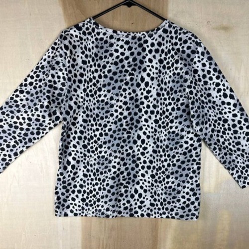 Erika Womens Black White Cheetah Animal Print V-Neck 3/4 Sleeve Top Medium - Picture 2 of 9